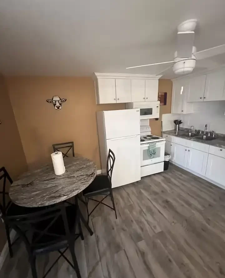 Open kitchen and dining area at The Haven River Lodge rental
