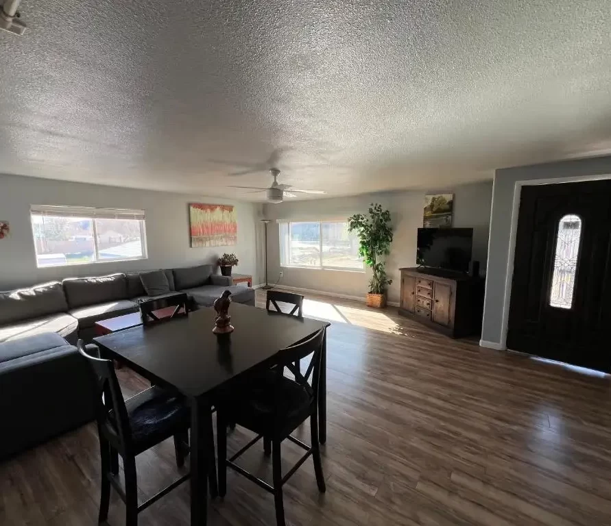 Open kitchen and dining area at The Haven River Lodge rental