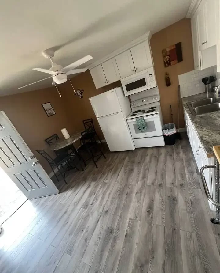 Open kitchen and dining area at The Haven River Lodge rental