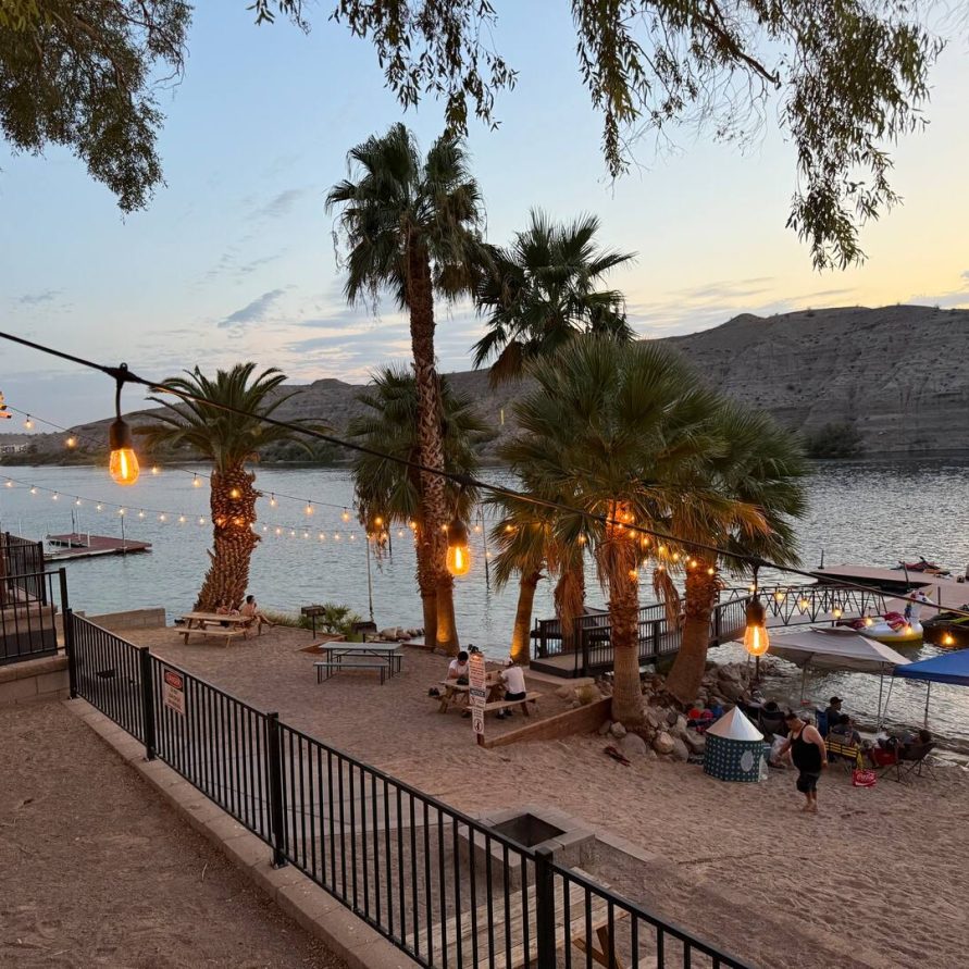 Outdoor picnic patio at The Haven River Lodge